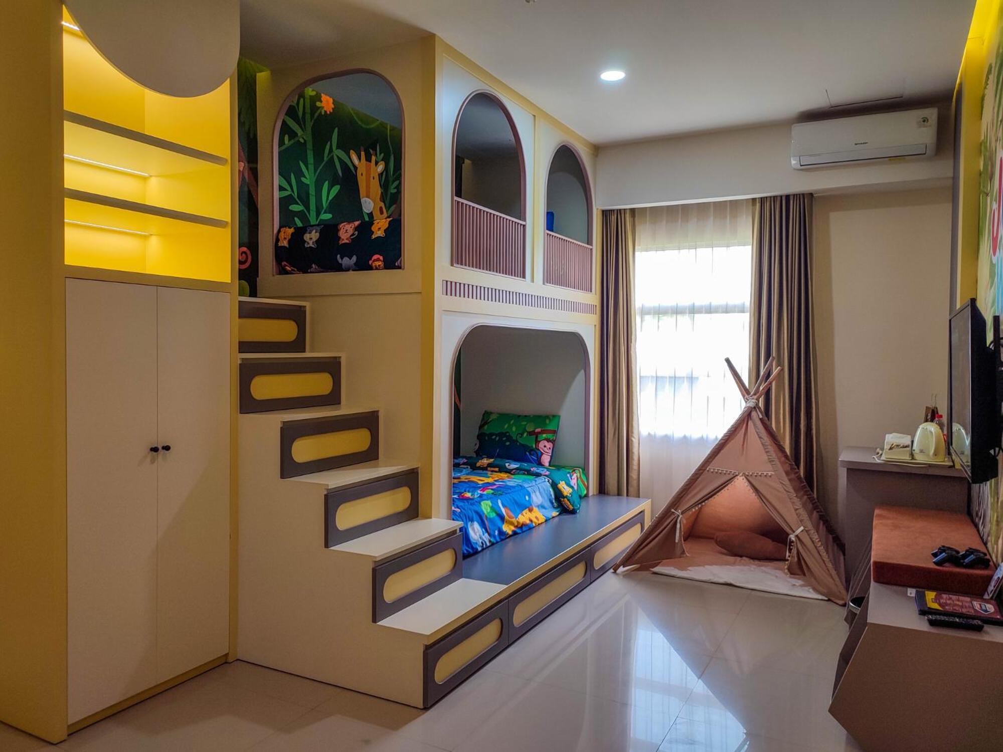 Luminor Hotel Banyuwangi By Wh Екстер'єр фото