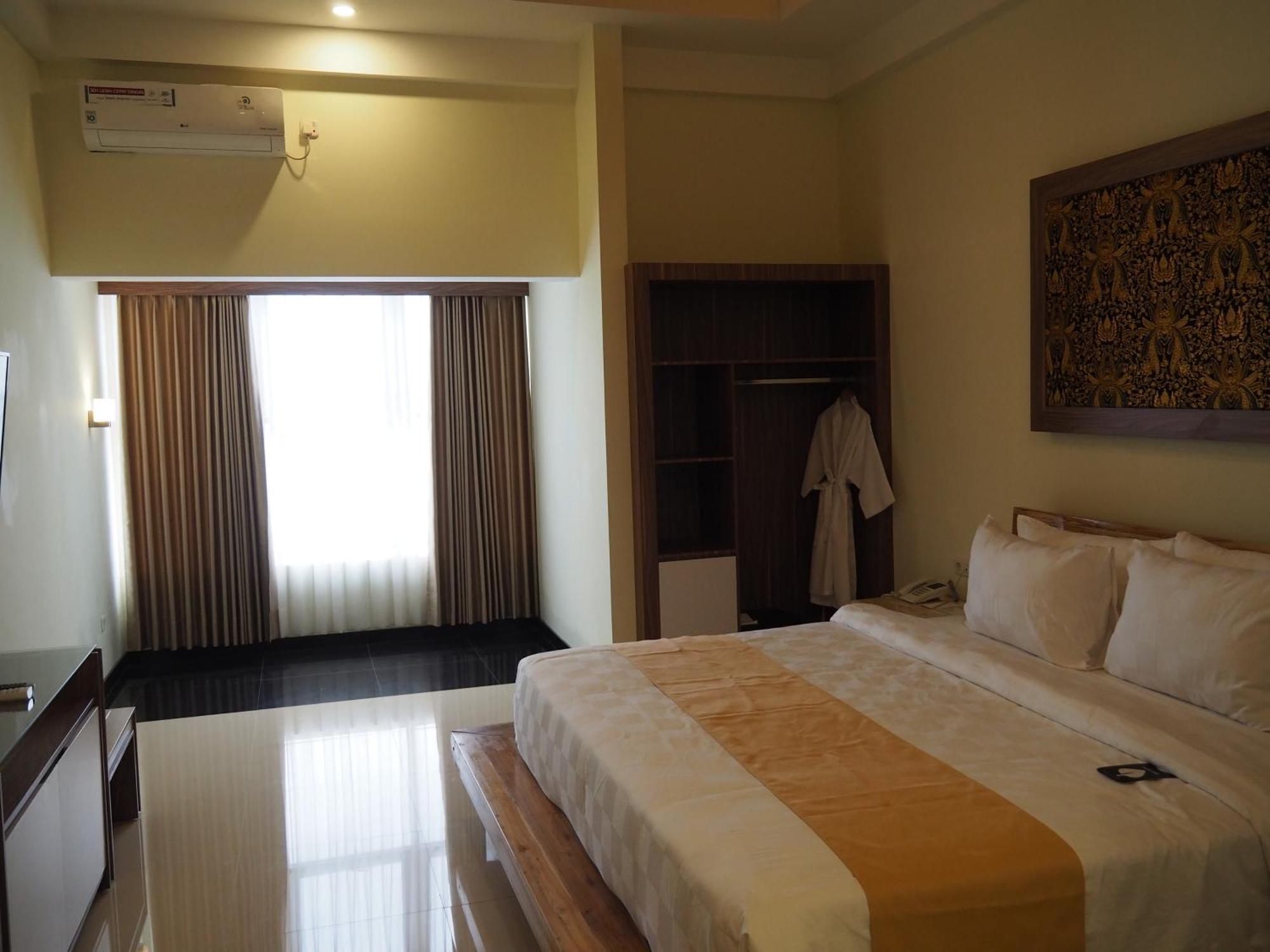 Luminor Hotel Banyuwangi By Wh Екстер'єр фото